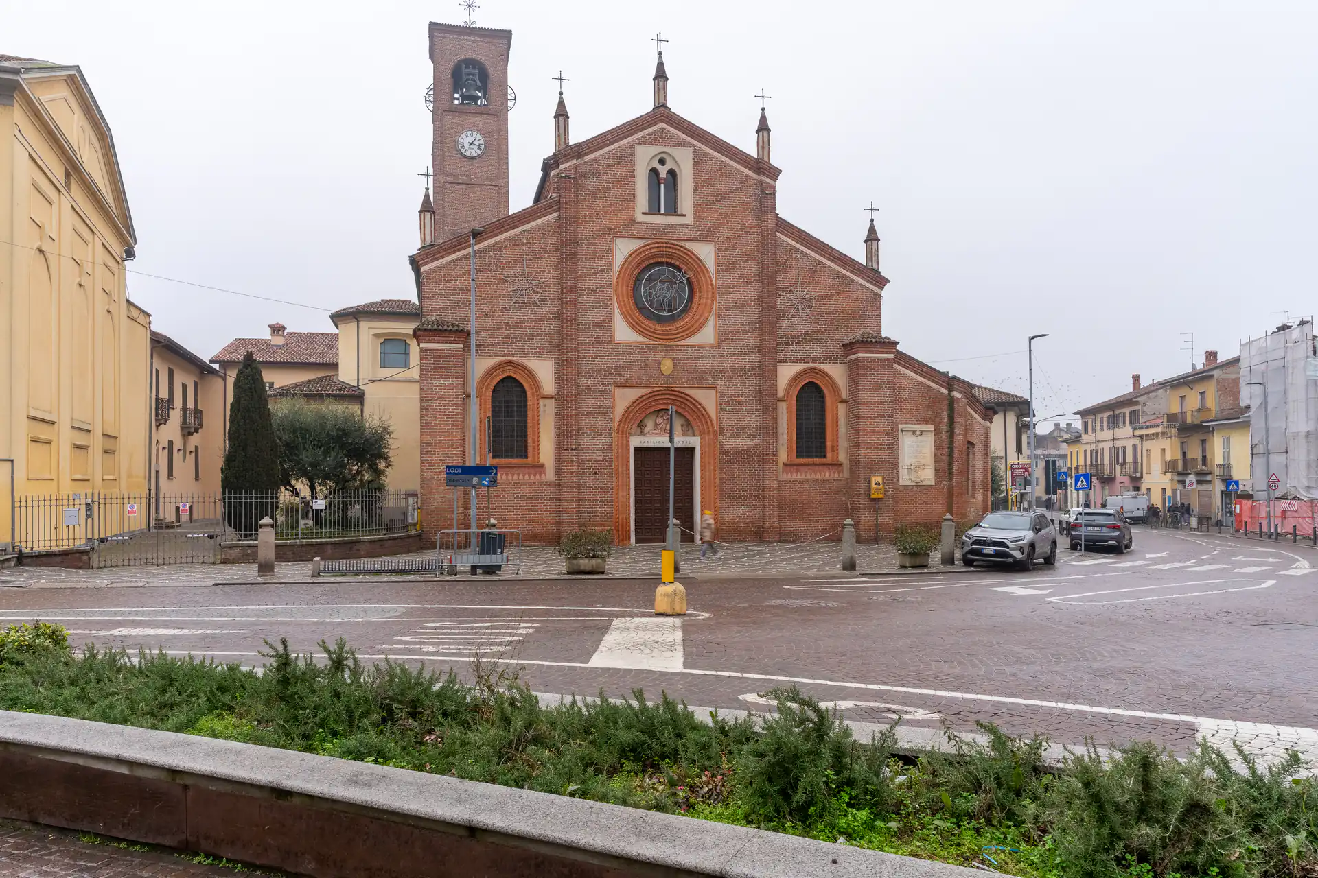Basilica di San Giovanni Battista nel centro storico di Melegnano, vicino al B&B Gandini
